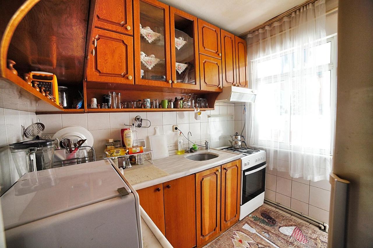 Private Room Close To Merter And Gungoren Textile Center Istanbul Exterior photo