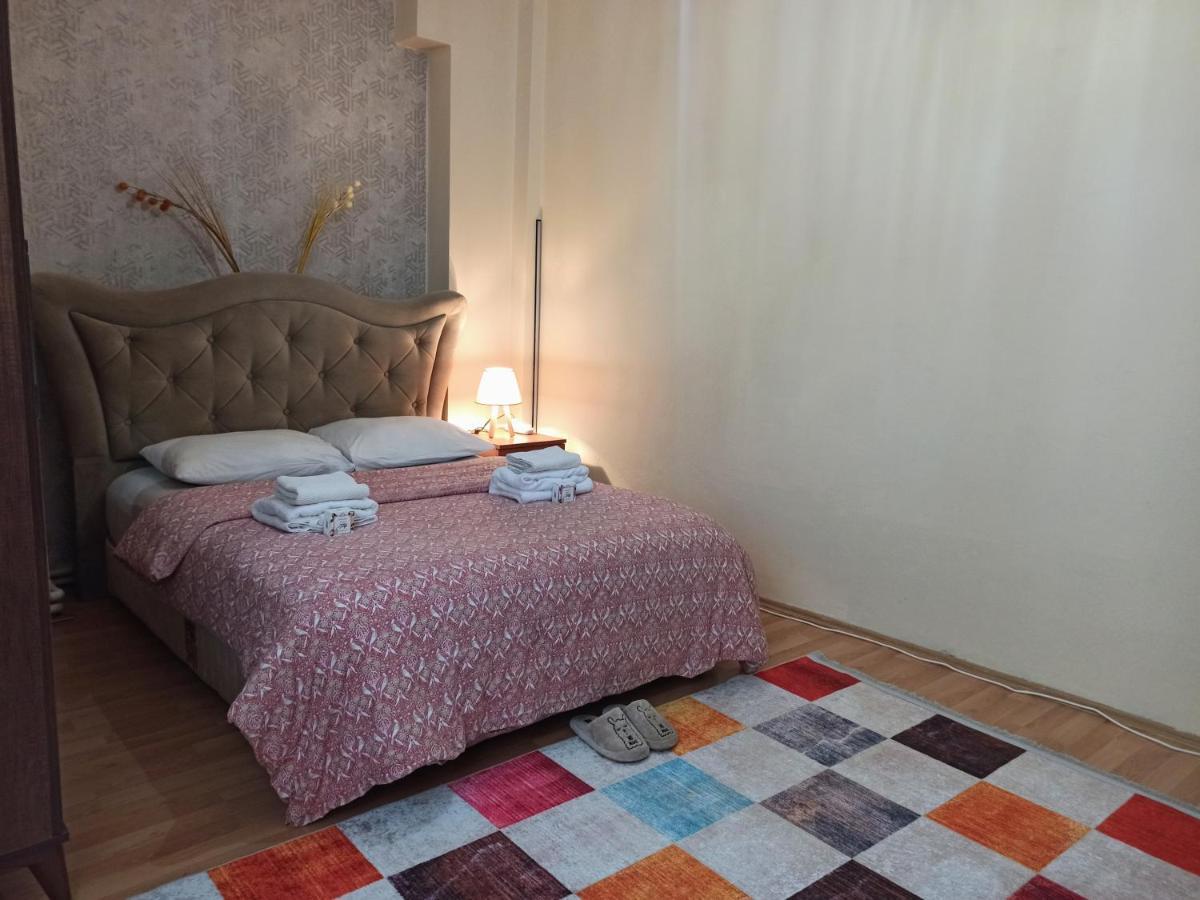 Private Room Close To Merter And Gungoren Textile Center Istanbul Exterior photo